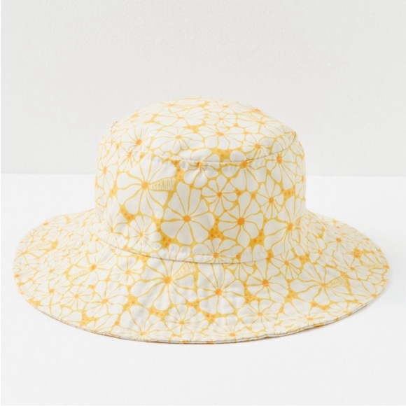 Free People Accessories - 🔥HP🔥Free People x Weekndr Surf Co NWT Lazy Dazy Bucket Hat OS in Sunflower